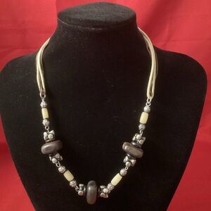 Mixed material Kien necklace